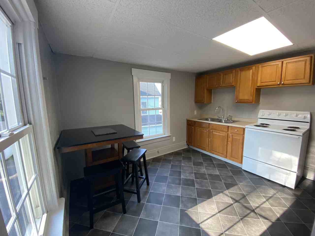 275 S 7th St #1 - Photo 4 of 7