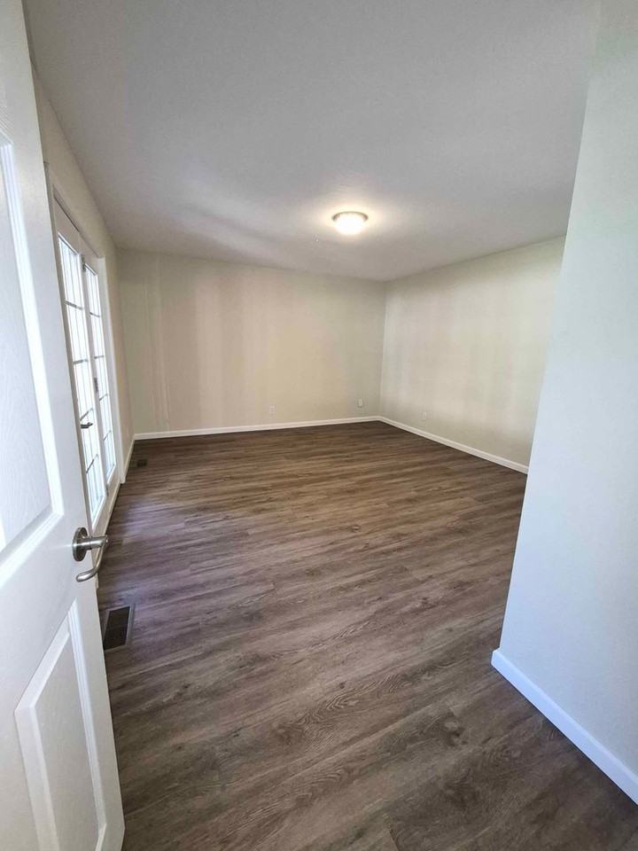 501 501 W Fannetta - 02 #02 - Photo 4 of 10