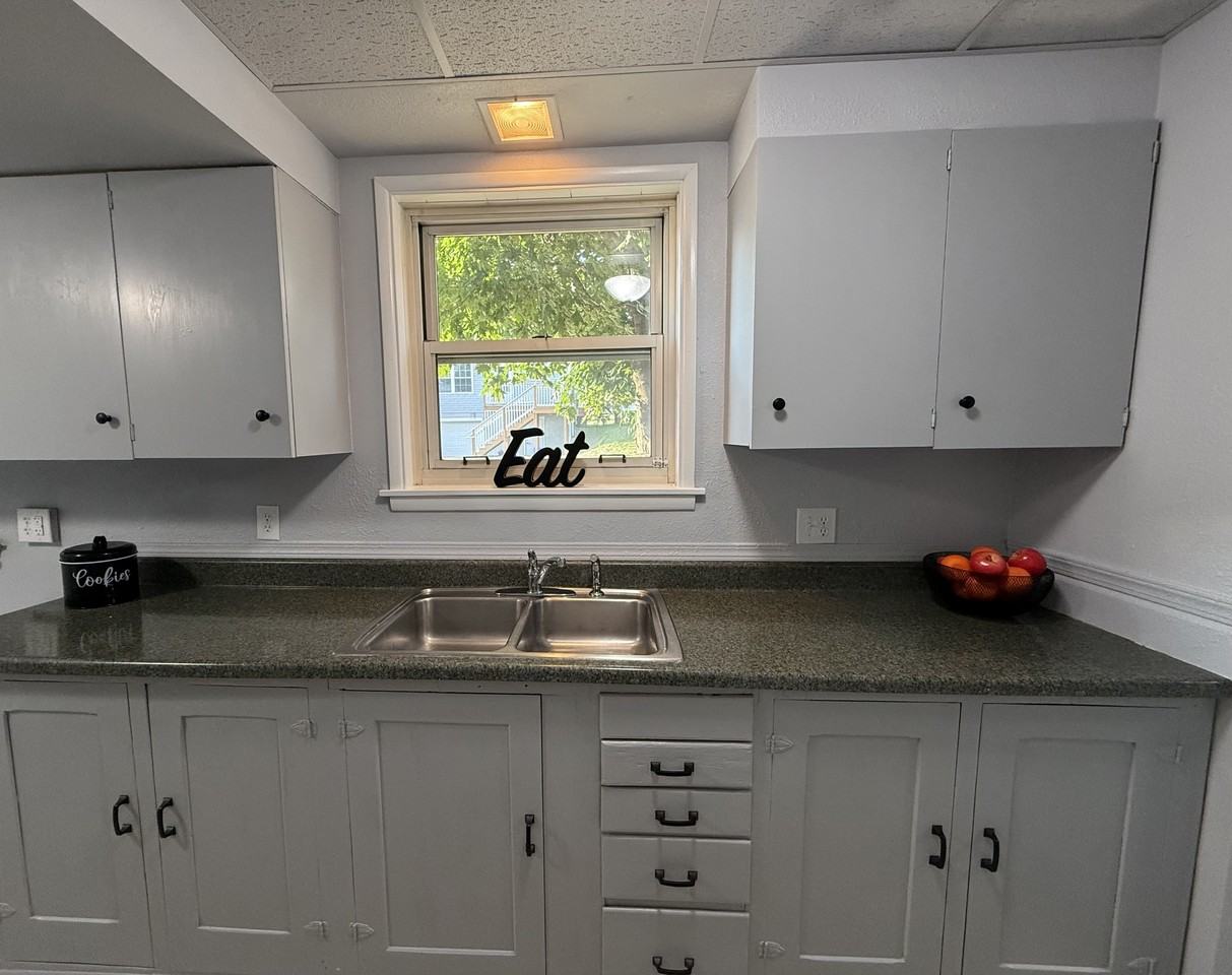 631 South Ave #1 - Photo 7 of 9
