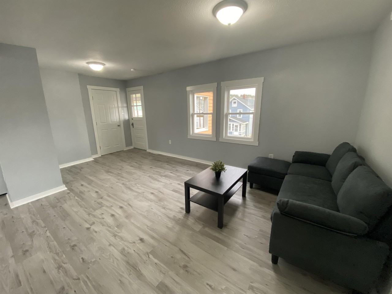 633 South Ave #1 - Photo 4 of 8