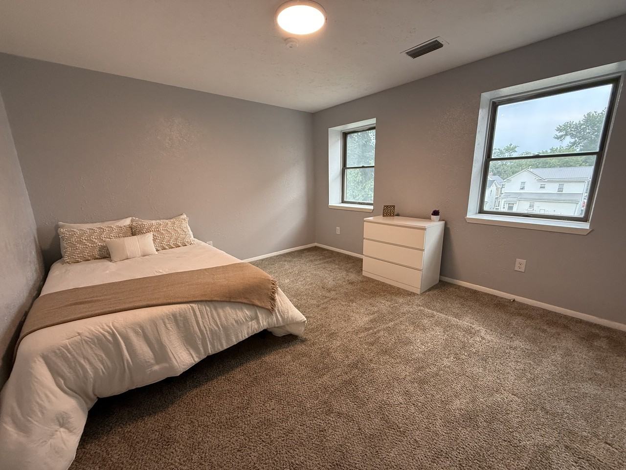 950 Klondyke Ave Apt C #1 - Photo 4 of 8
