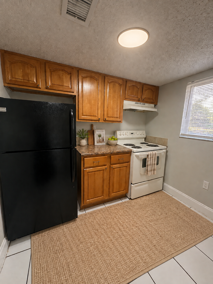 11584 Nw 39th St - Photo 2 of 8