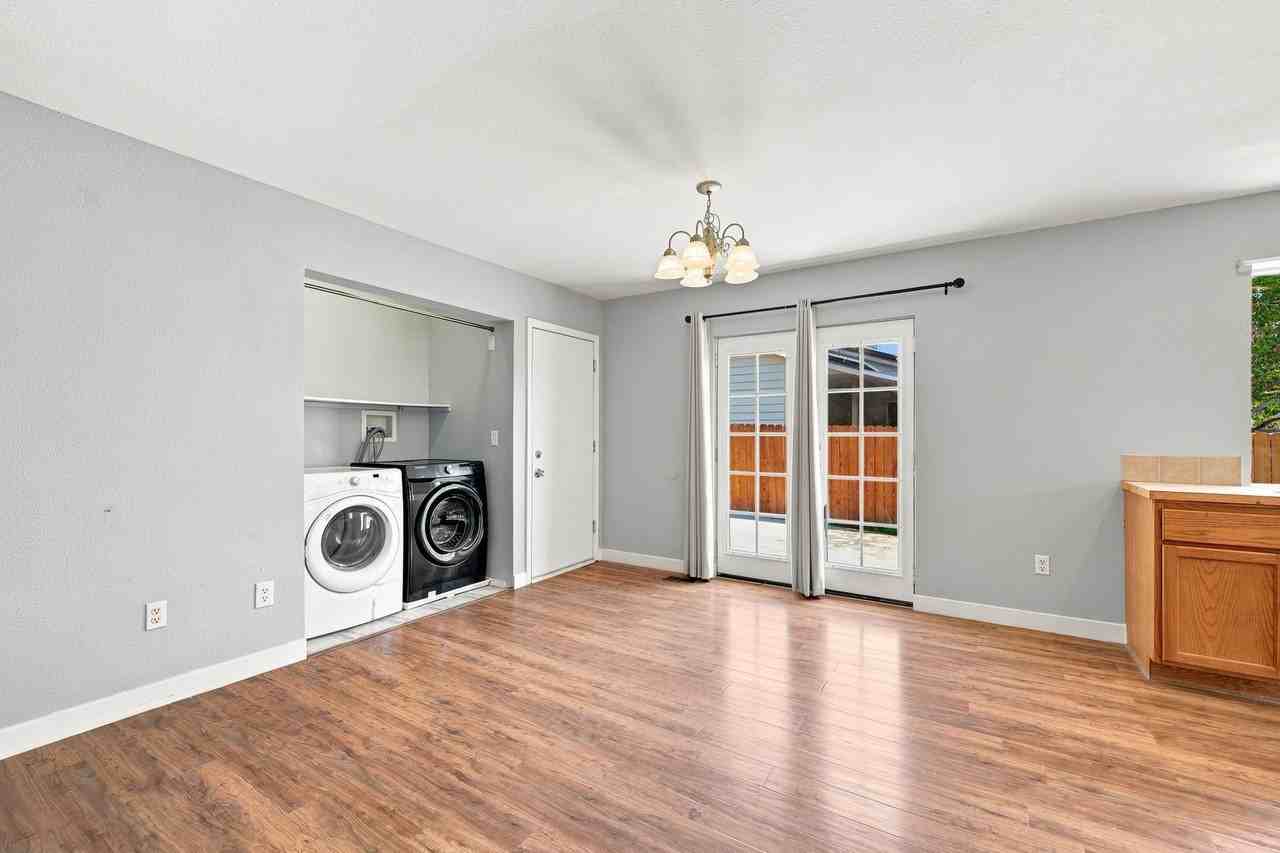 403 Broadview Dr - Photo 6 of 17