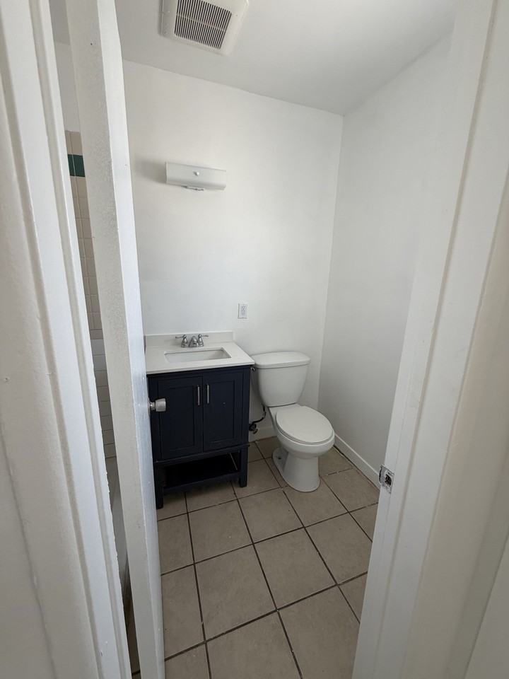 1829 Loma Vista St #1 - Photo 7 of 7