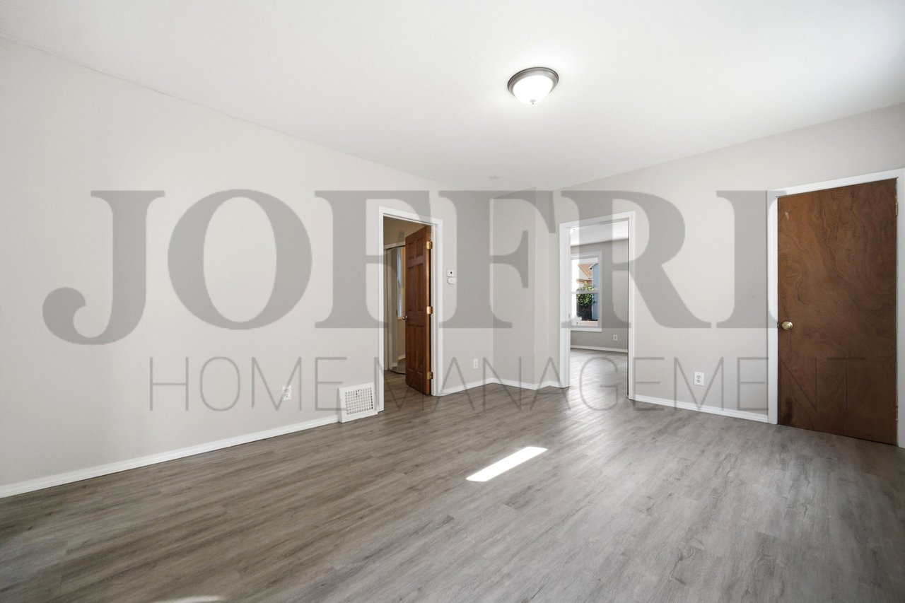 2116 W 32nd St #DOWN - Photo 6 of 12