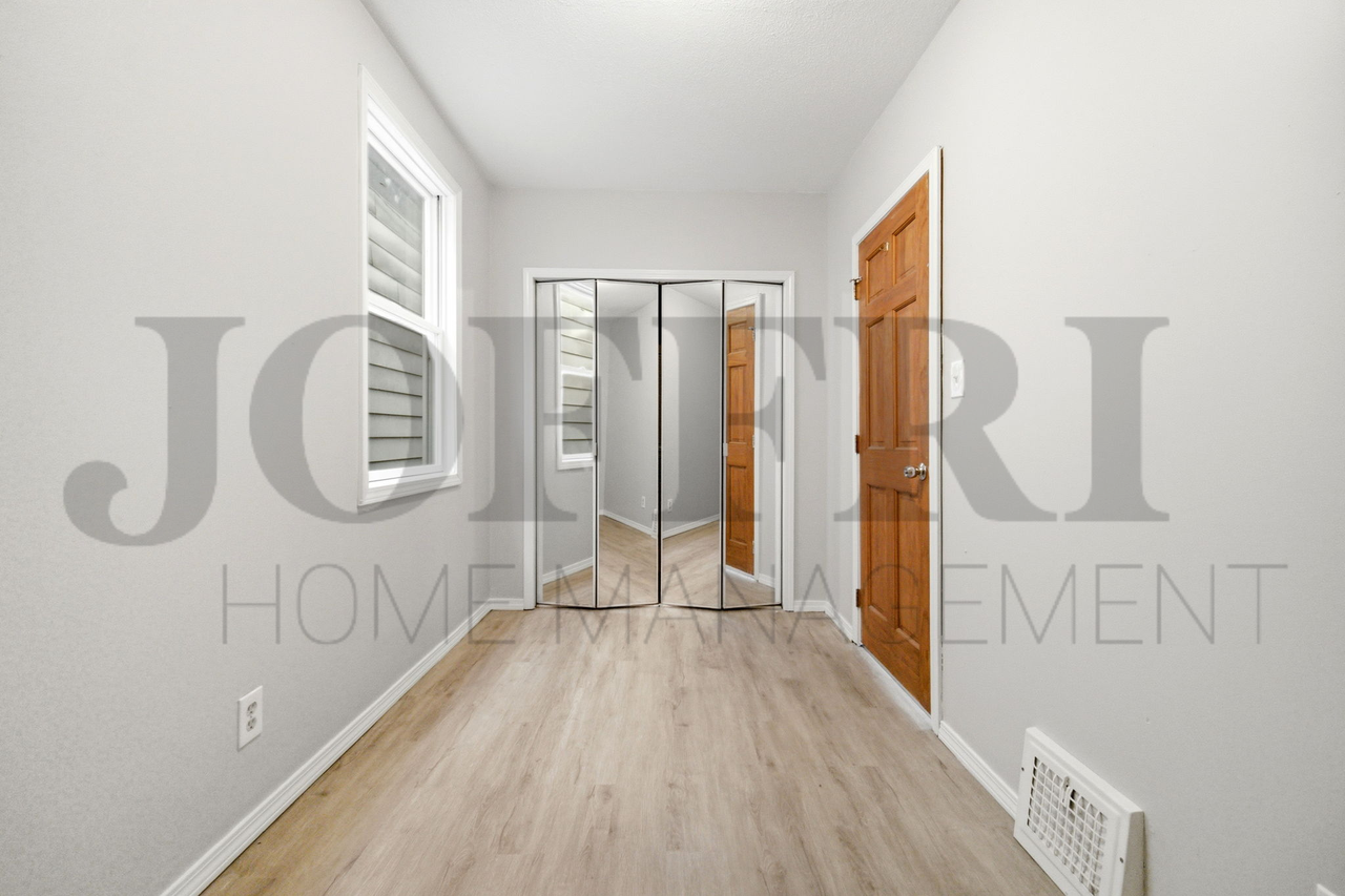 2116 W 32nd St #DOWN - Photo 7 of 12