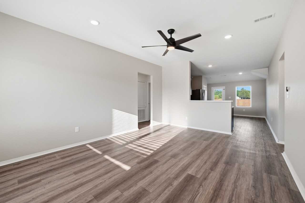 19 Farmhouse Cir #1 - Photo 2 of 11