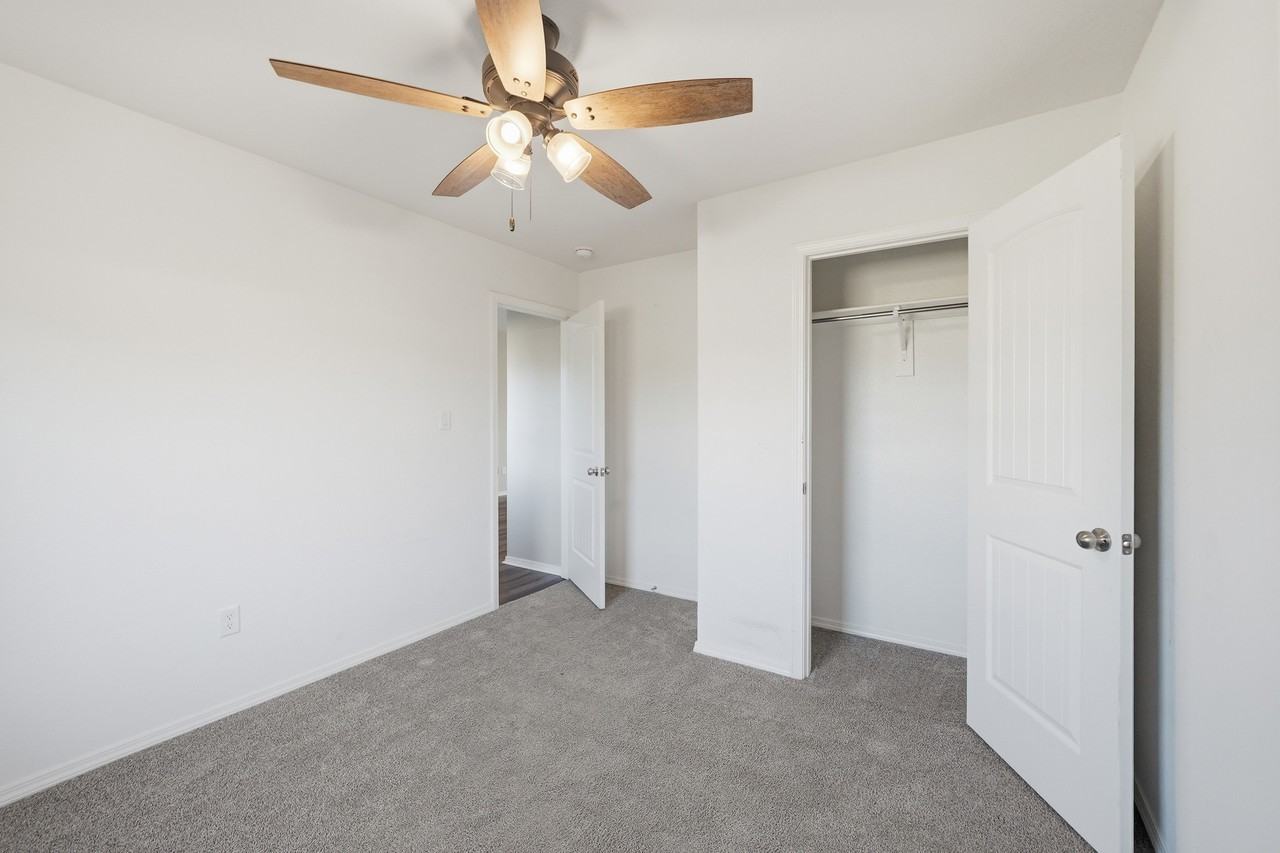 19 Farmhouse Cir #1 - Photo 3 of 11