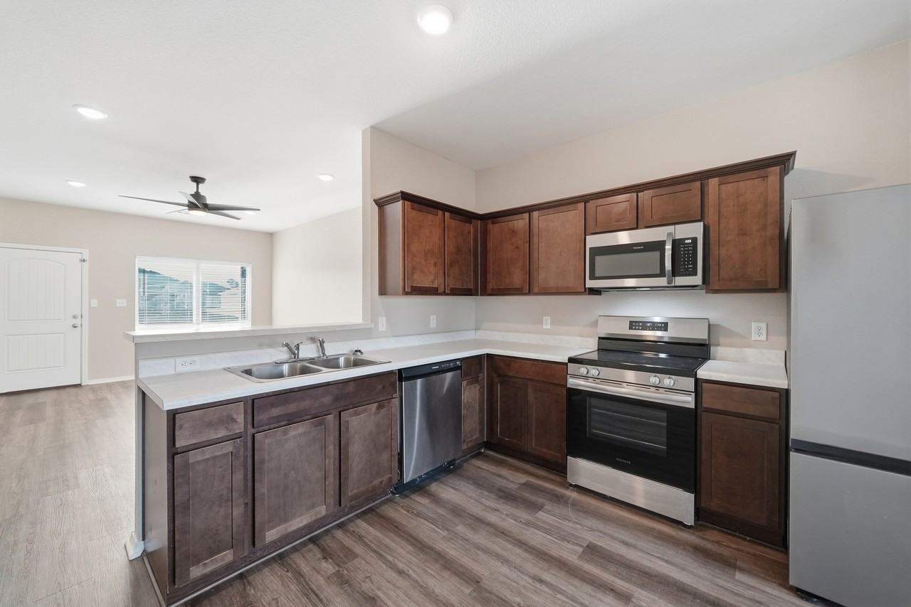 19 Farmhouse Cir #1 - Photo 6 of 11