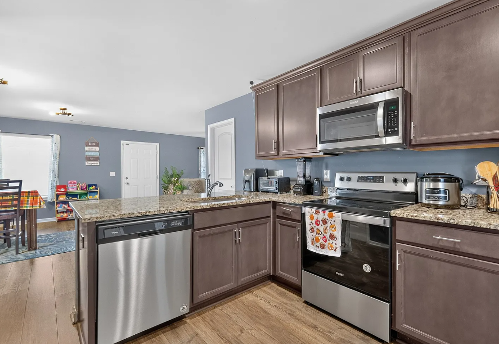 200 Renwick Dr #1 - Photo 5 of 11