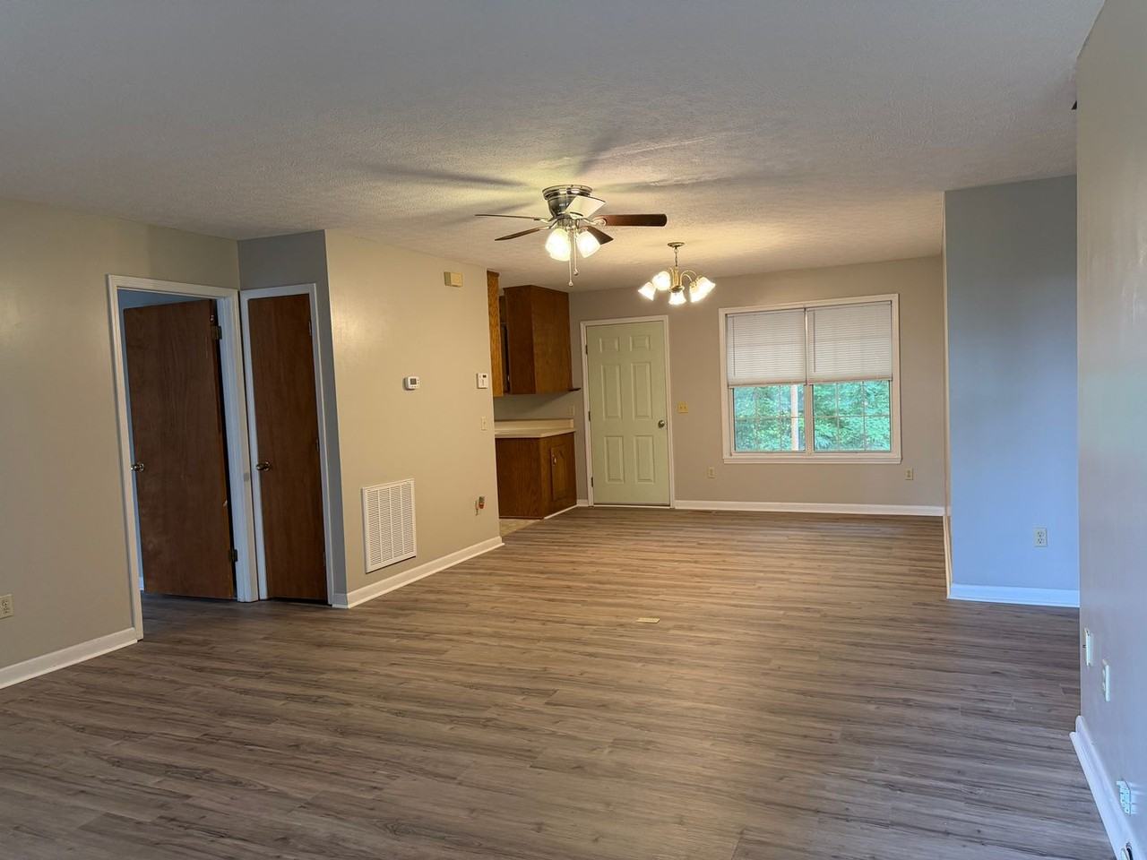 4084 Friendship Rd - Photo 5 of 33