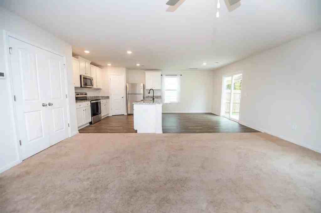2228 Southlea Dr #1 - Photo 5 of 20