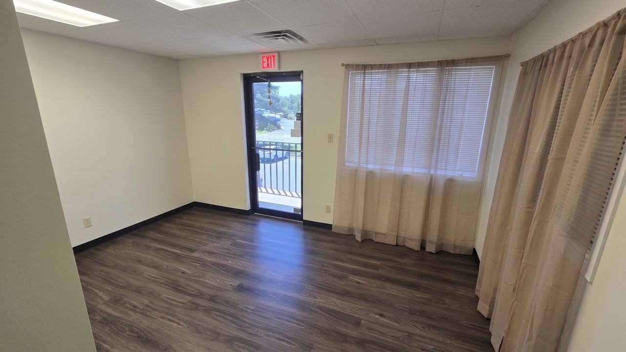 815 Office Park Rd #09 - Photo 2 of 11