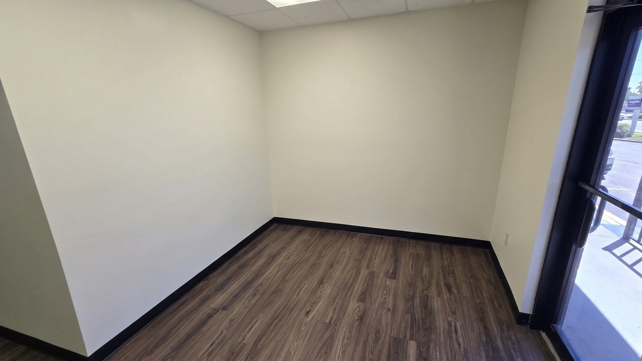 815 Office Park Rd #09 - Photo 3 of 11