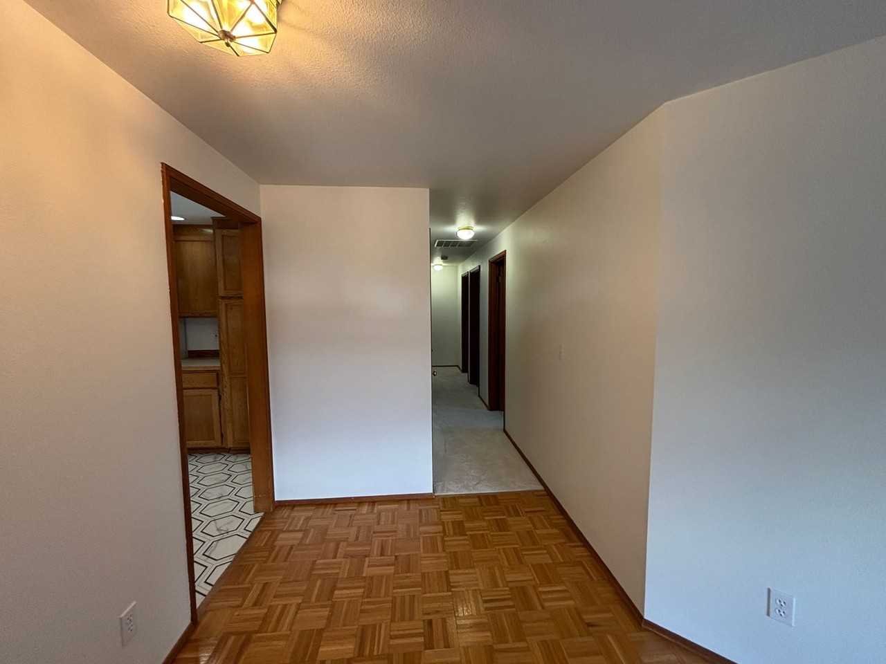 3022 Russell Way #B - Photo 5 of 18