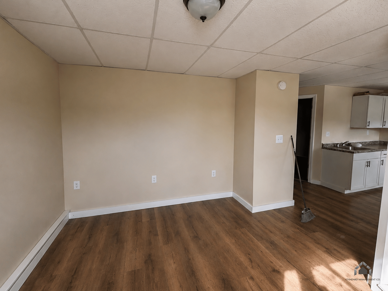 81 Main St - Photo 4 of 34