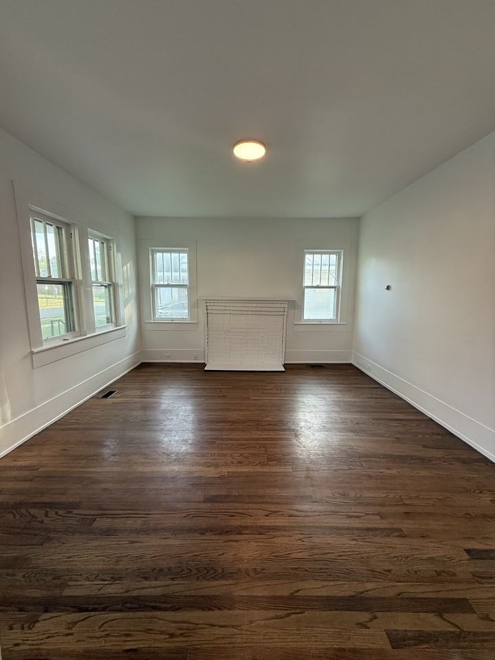 929 Jackson Blvd #1 - Photo 3 of 10