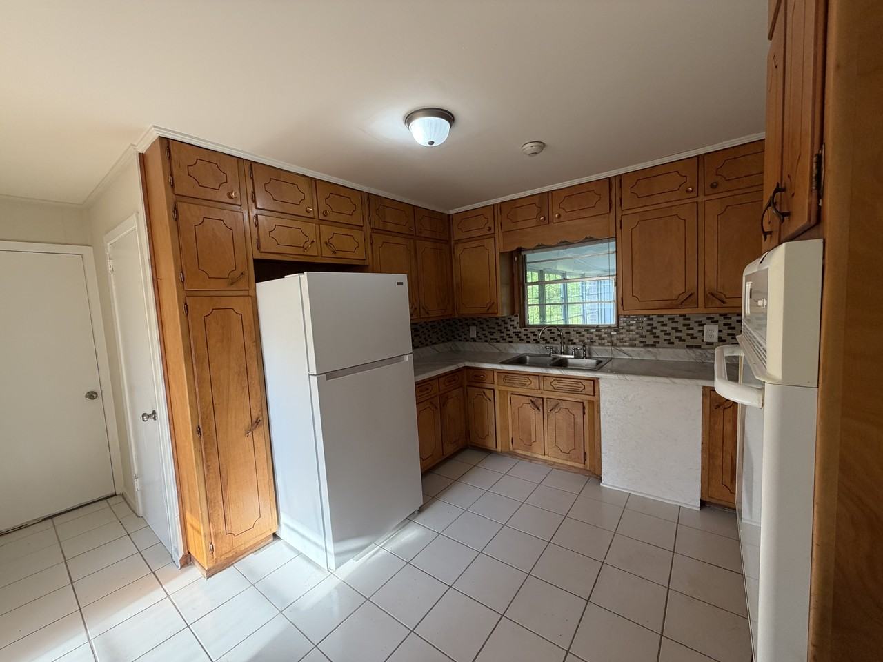 1120 1st Ave #1 - Photo 3 of 10