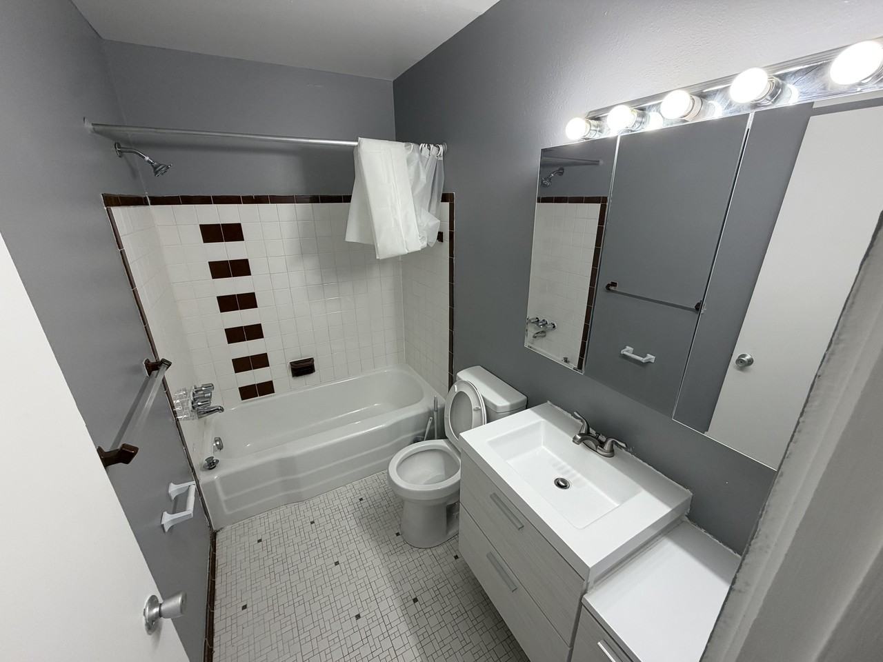 3161 Northwood Ave #33 - Photo 5 of 7