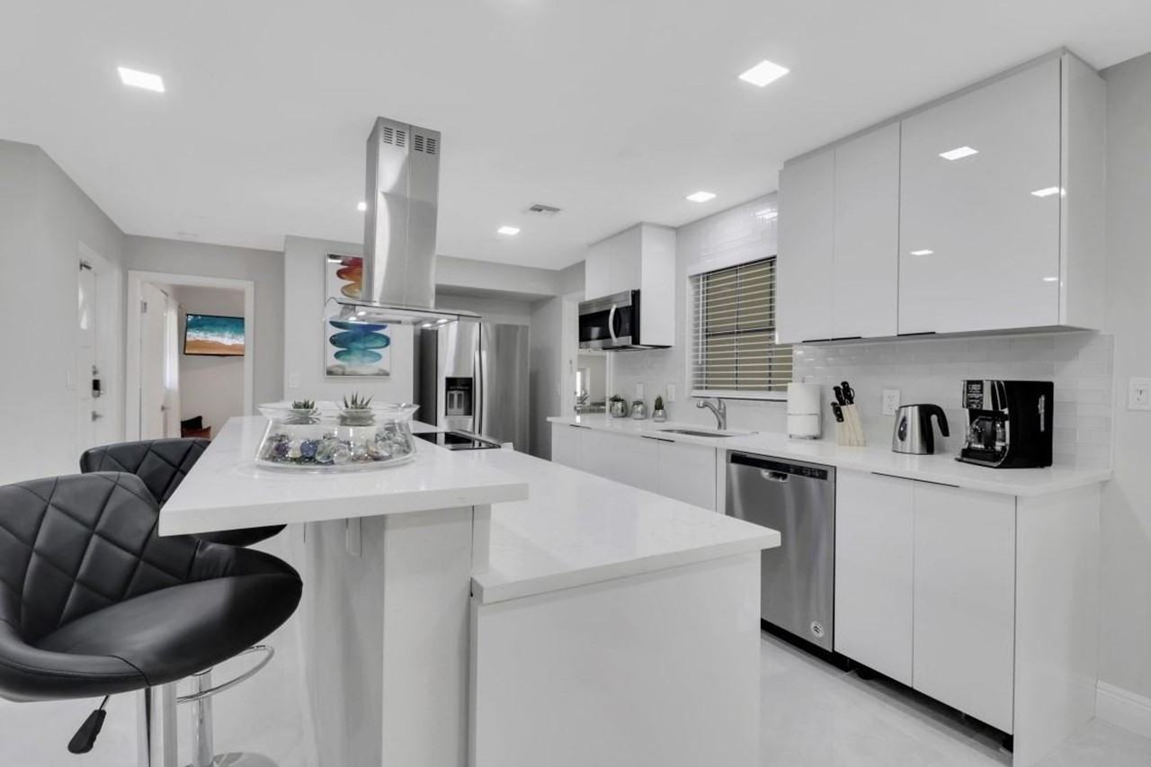 3218 3218 SE 1 Street #A - Photo 3 of 21