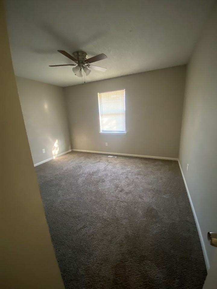 408 Ne Ash Ct - Photo 5 of 7