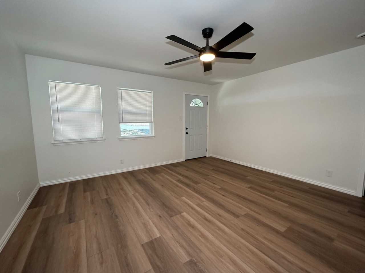 1108 Park Dr #1 - Photo 3 of 15