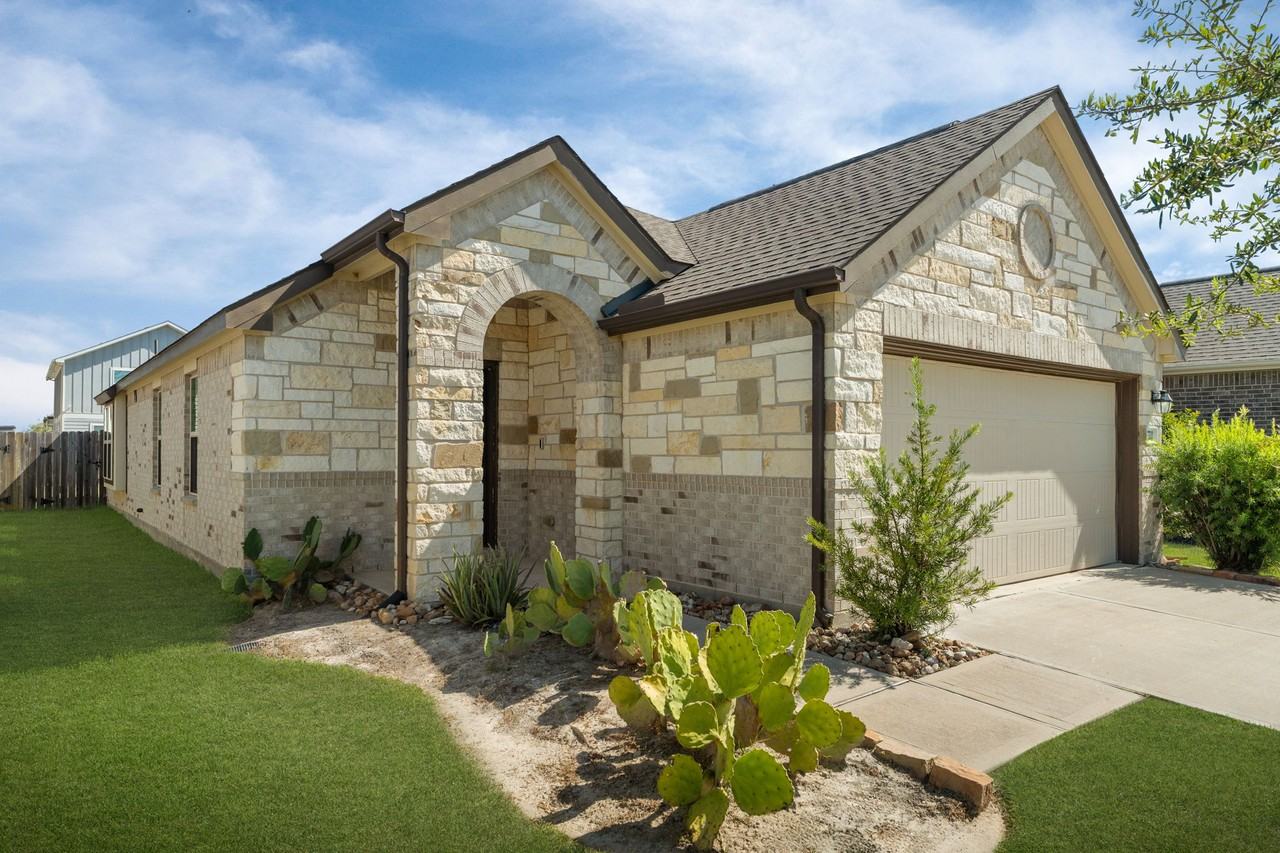 25702 Bottlebrush Sedge St #1 - Photo 2 of 13
