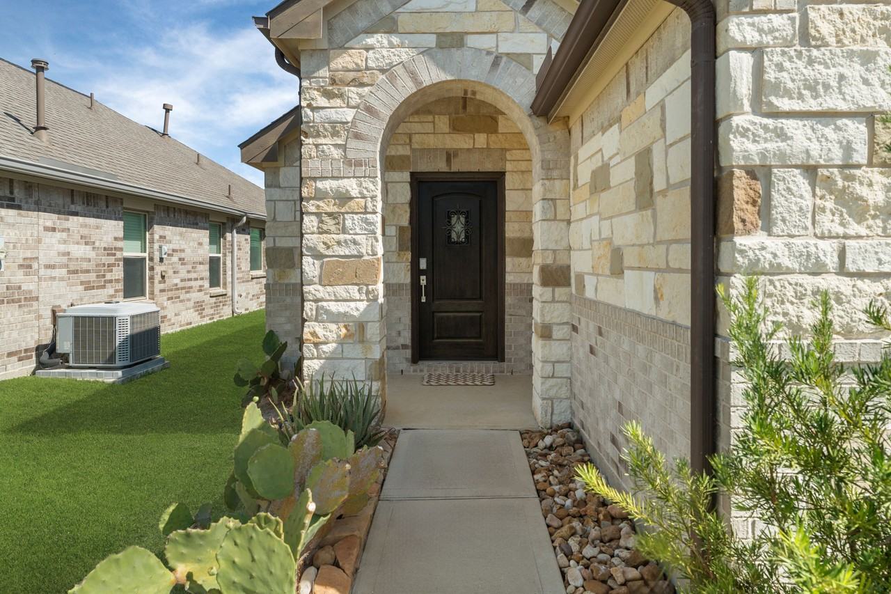25702 Bottlebrush Sedge St #1 - Photo 3 of 13