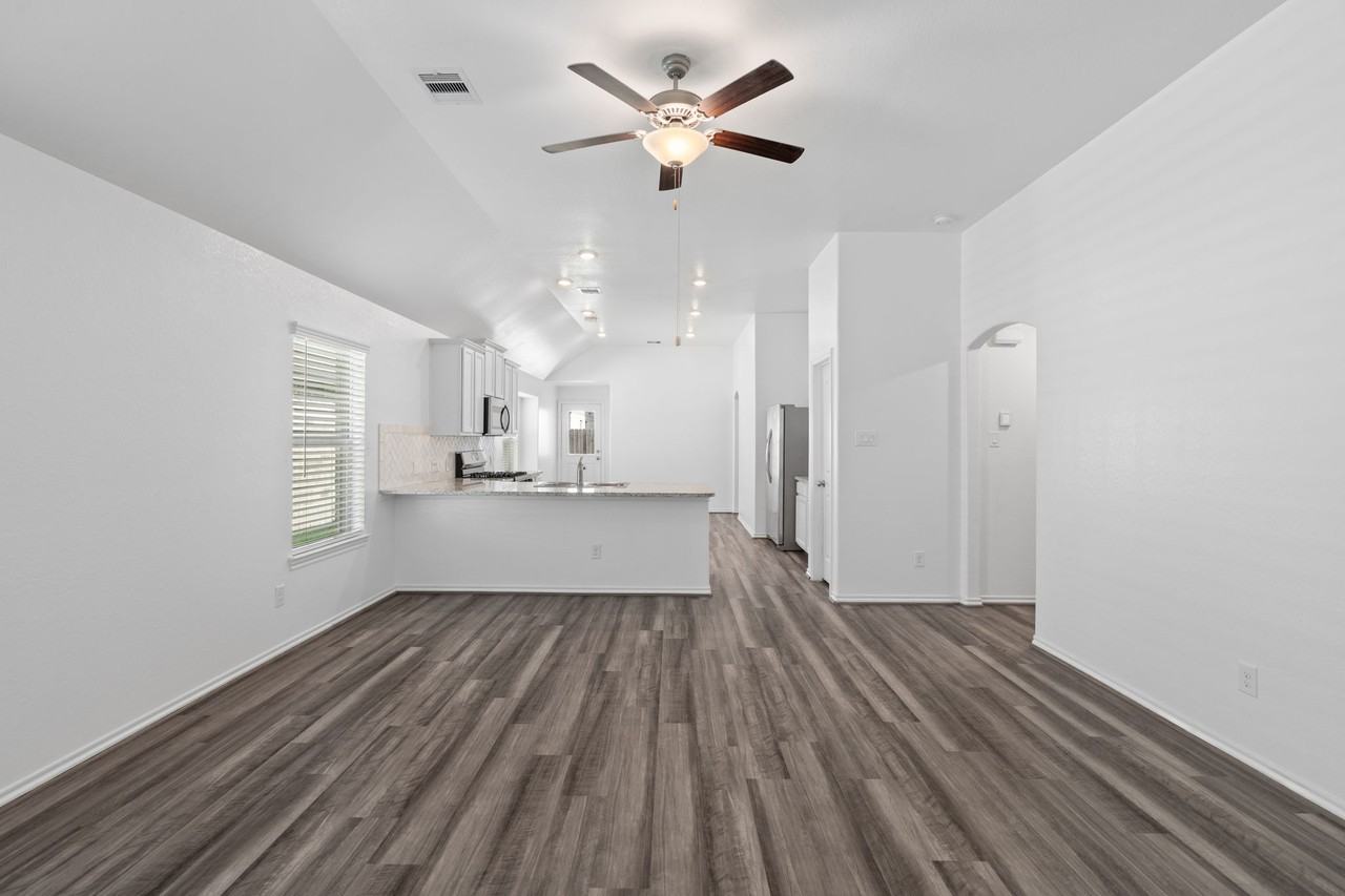 25702 Bottlebrush Sedge St #1 - Photo 4 of 13