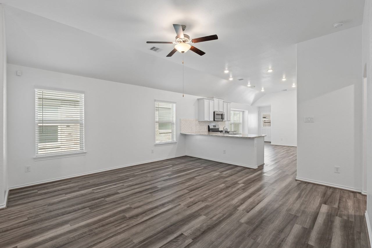 25702 Bottlebrush Sedge St #1 - Photo 5 of 13