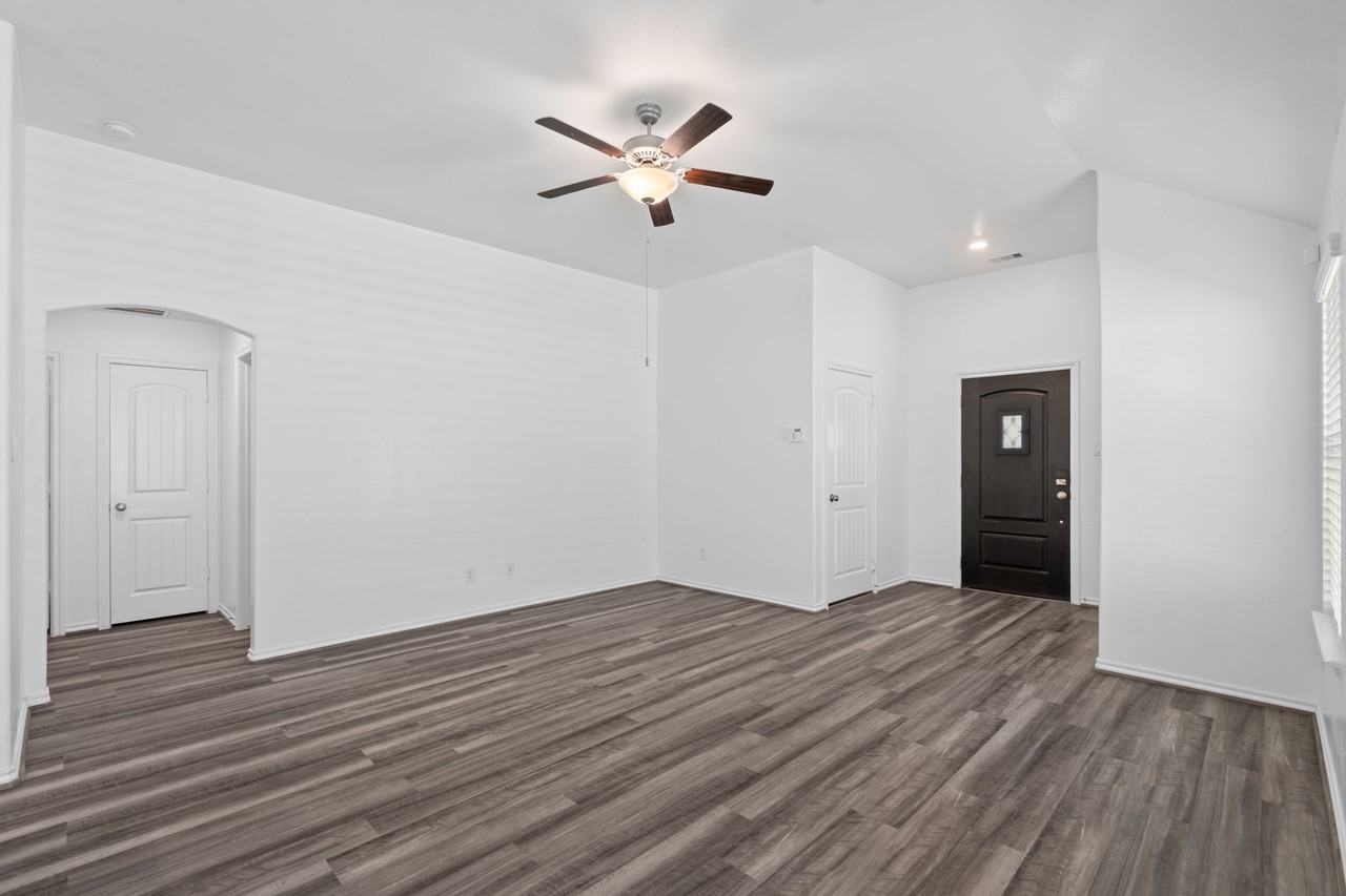 25702 Bottlebrush Sedge St #1 - Photo 7 of 13