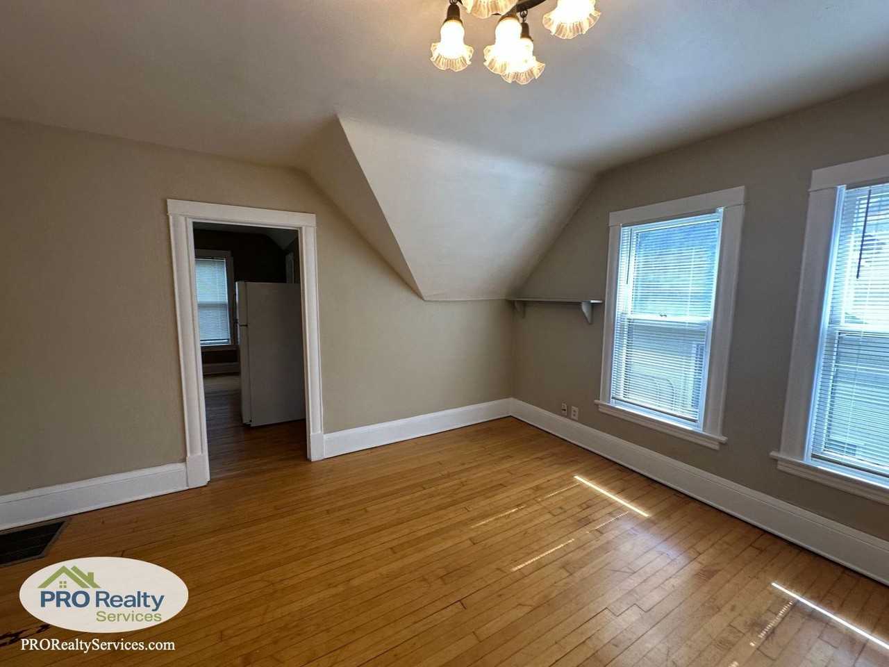 2005 Taylor St Ne #2 - Photo 2 of 22
