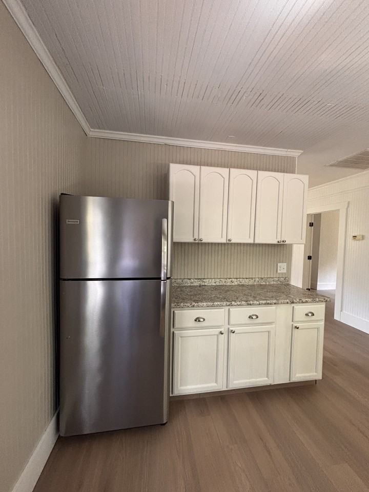 315 Dixie St #1 - Photo 3 of 22