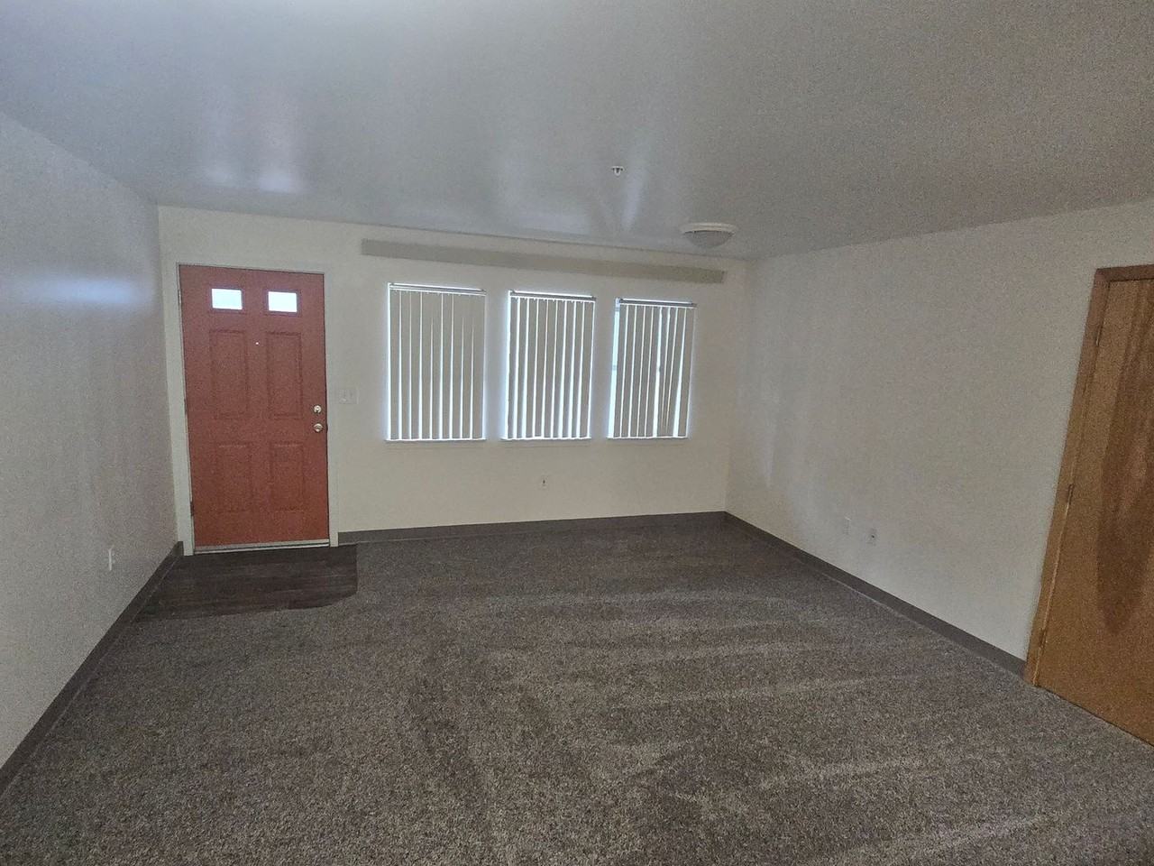 Sequoia Square Apartments - Photo 3 of 16