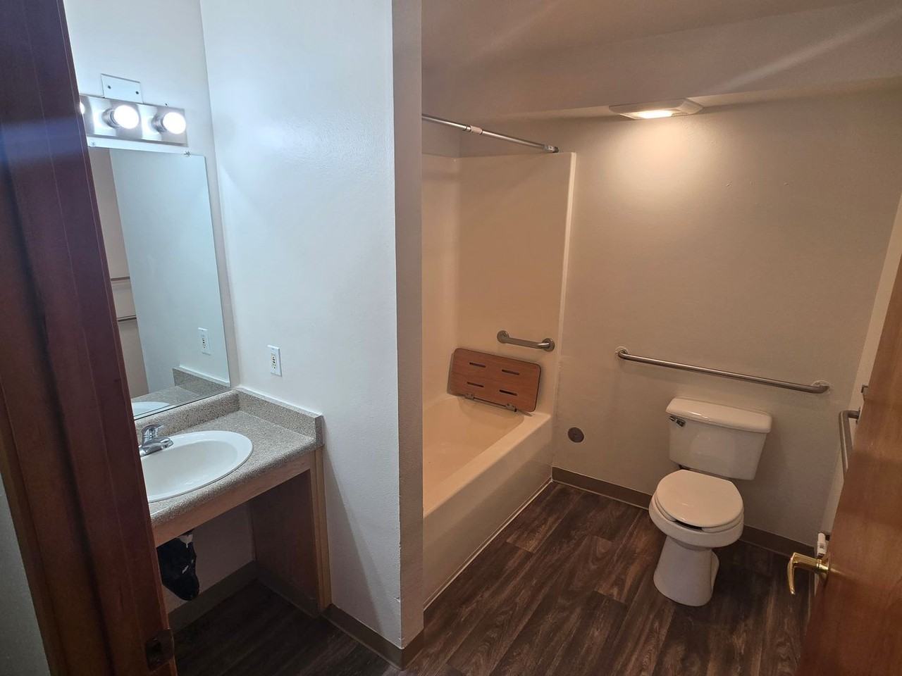 Sequoia Square Apartments - Photo 4 of 16