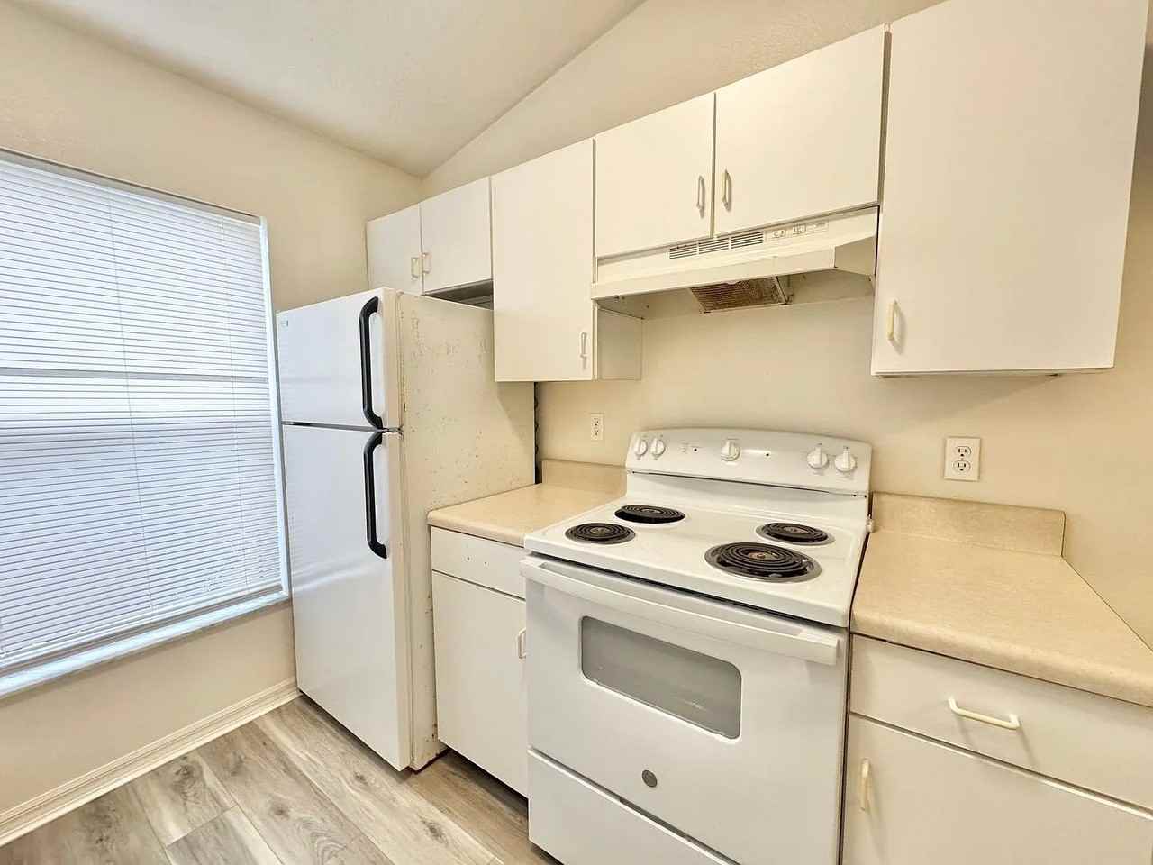 3228 Courtney Dr #3228 - Photo 4 of 34