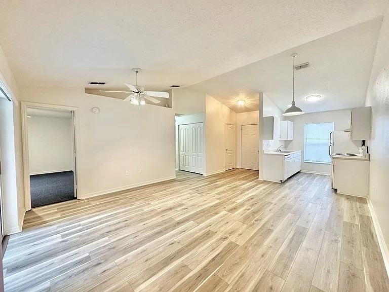 3228 Courtney Dr #3228 - Photo 6 of 34