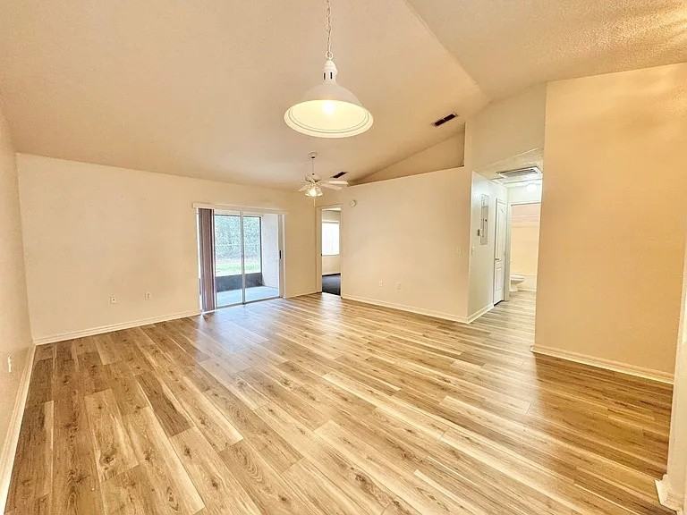 3228 Courtney Dr #3228 - Photo 7 of 34