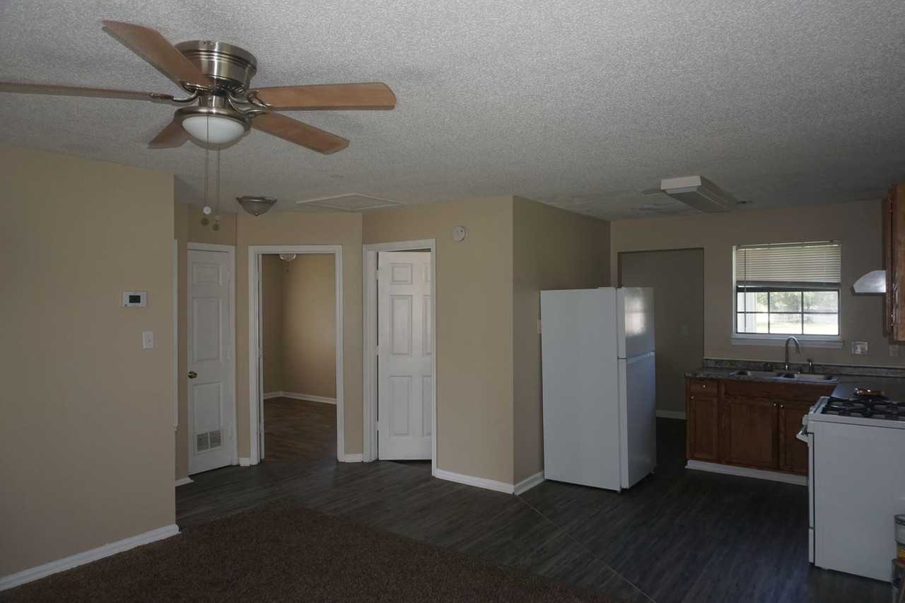 152 North Ave - Photo 2 of 10