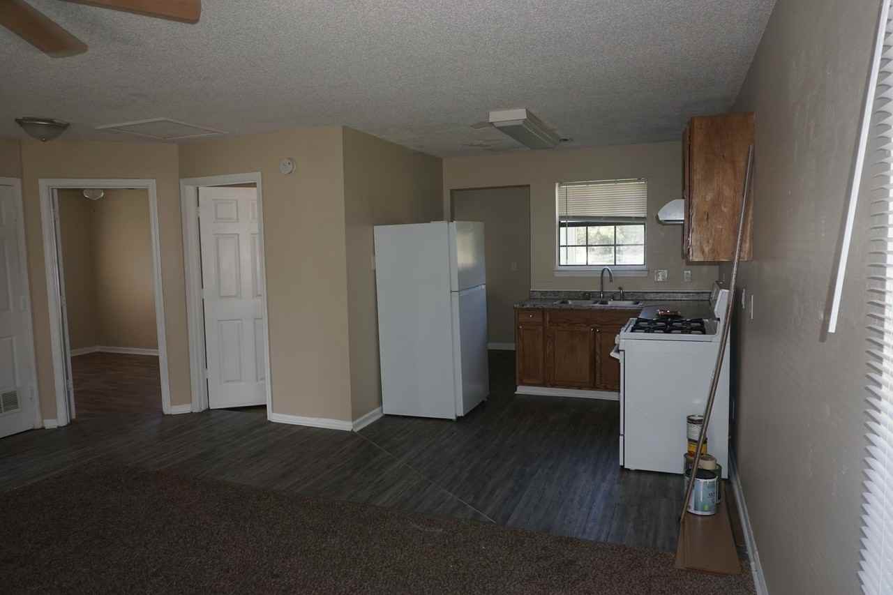 152 North Ave - Photo 3 of 10