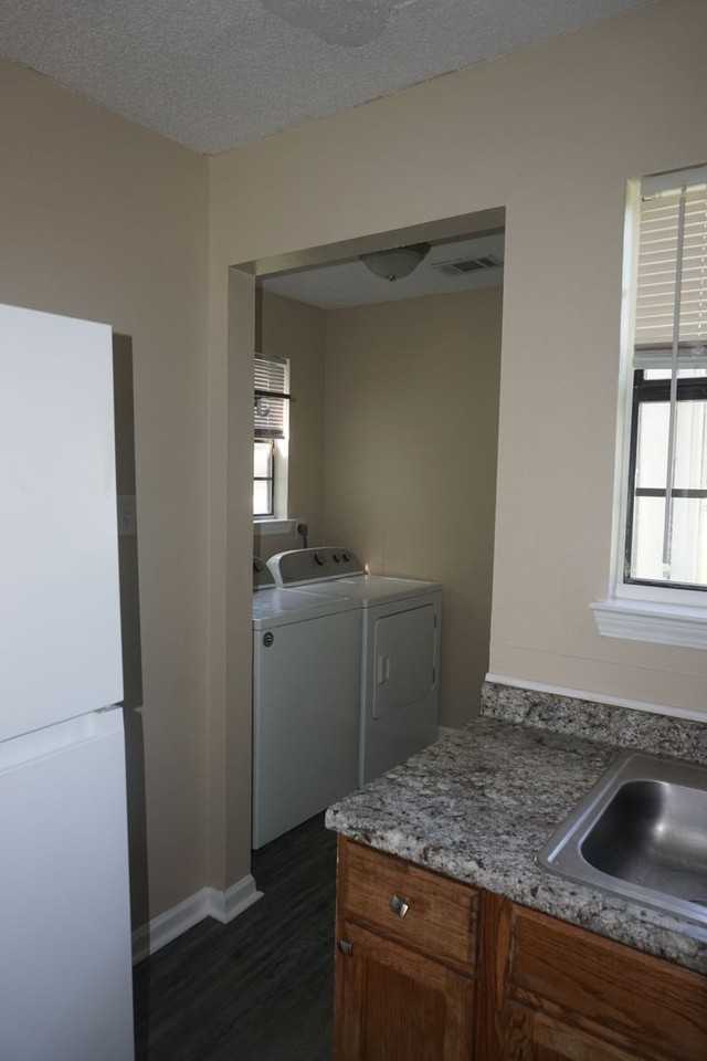 152 North Ave - Photo 4 of 10