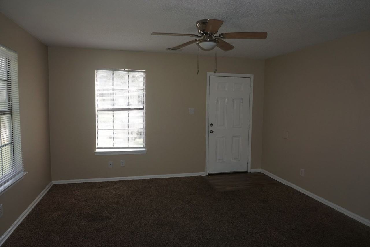152 North Ave - Photo 5 of 10