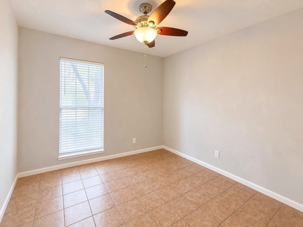 11067 Wallbrook Dr - Photo 7 of 28