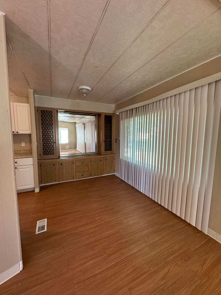 2713 S 34th Avenue - Photo 4 of 11