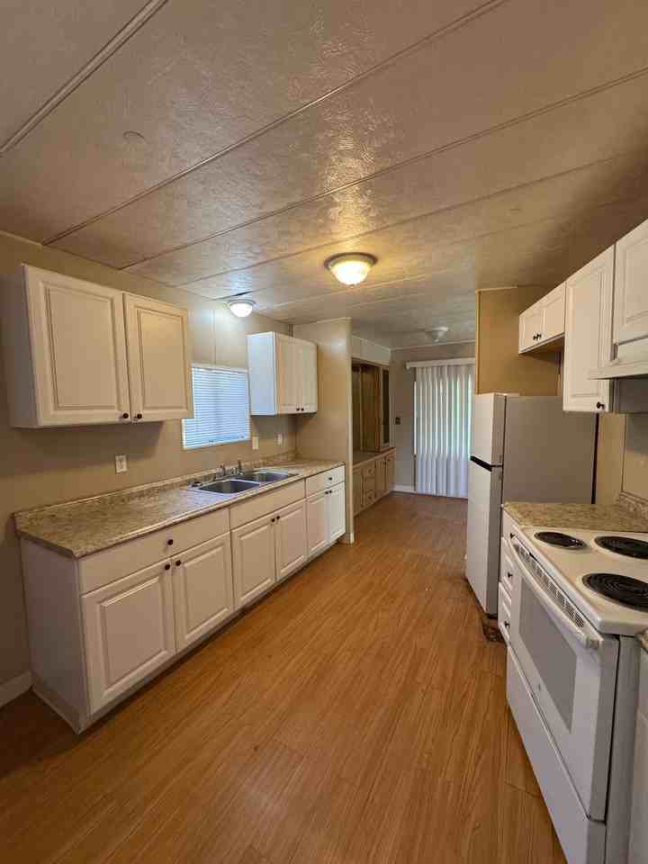 2713 S 34th Avenue - Photo 6 of 11