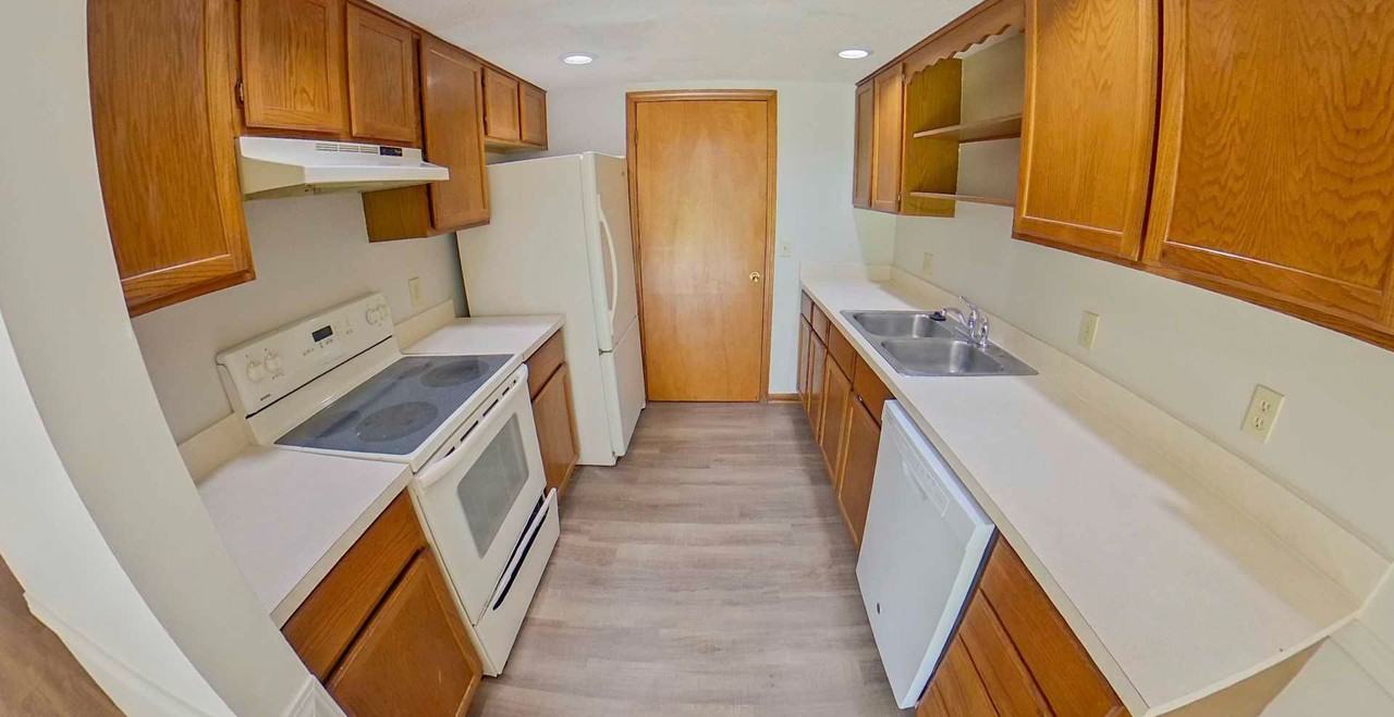 2507 Candlewood Dr - Photo 3 of 10