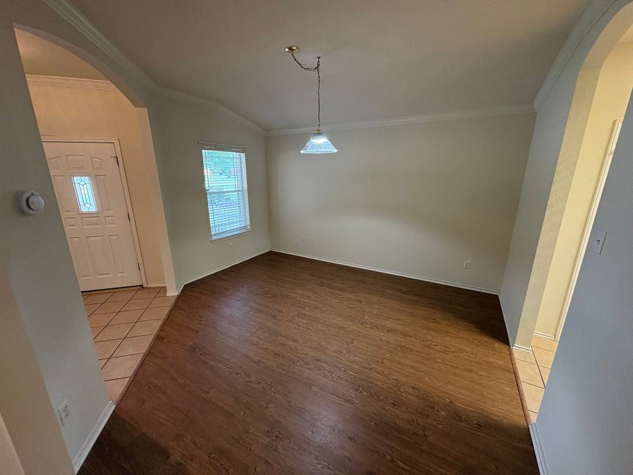 2100 Mir Woods Dr - Photo 3 of 34