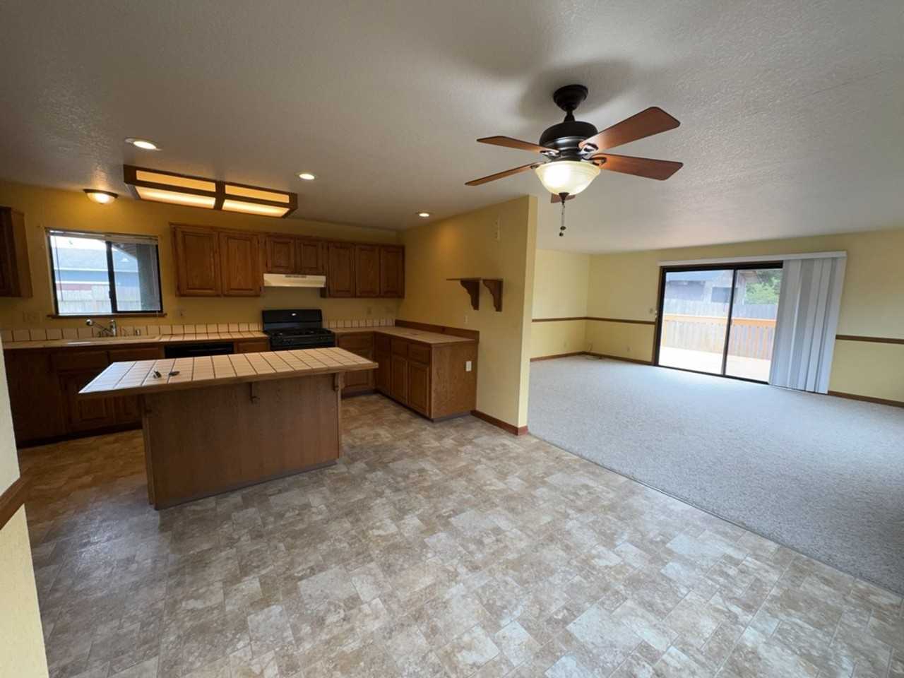 40 Robbie Ln - Photo 7 of 25