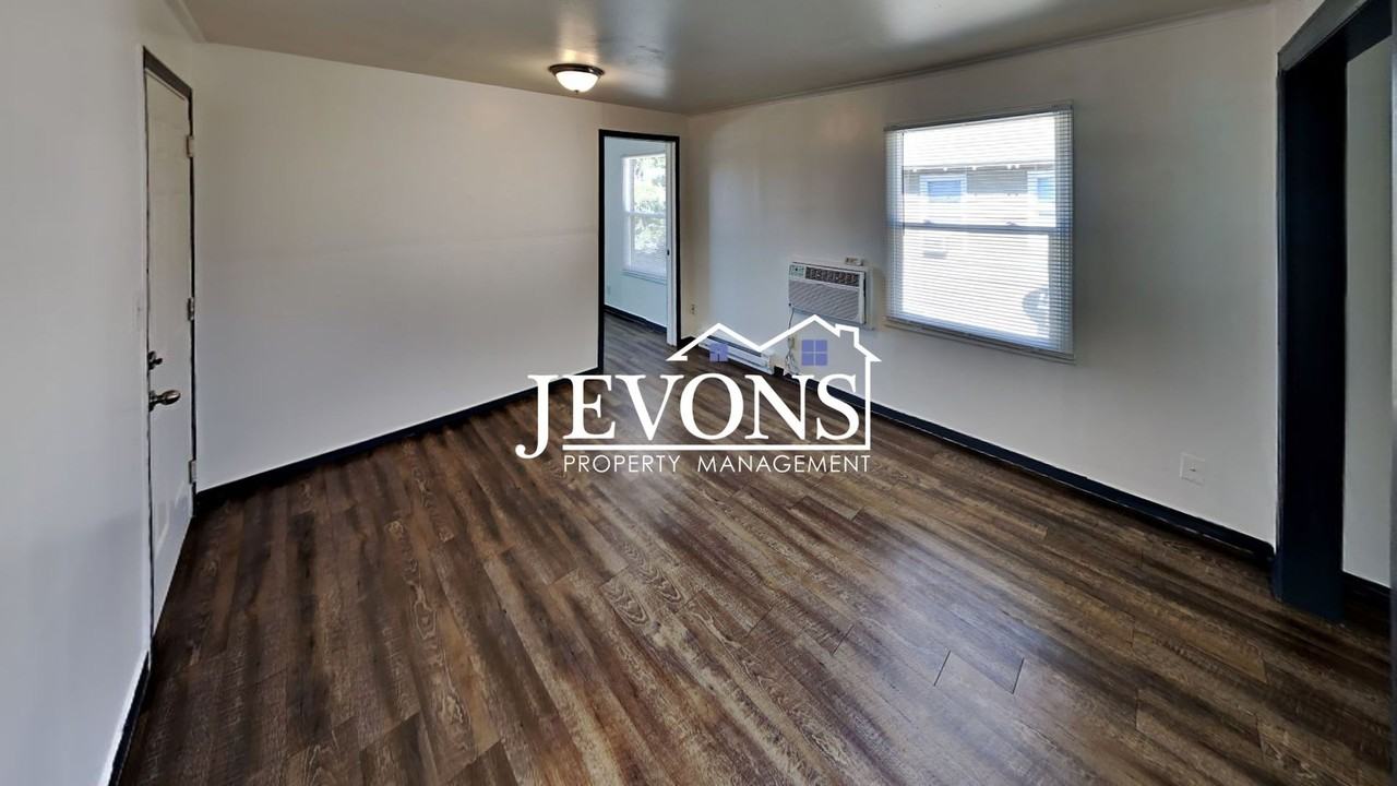 511 N 2nd St Yakima, WA 98901 - Photo 5 of 28