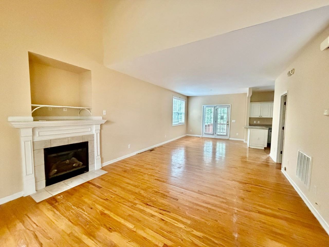 27 Greenbrook Ct - Photo 2 of 18